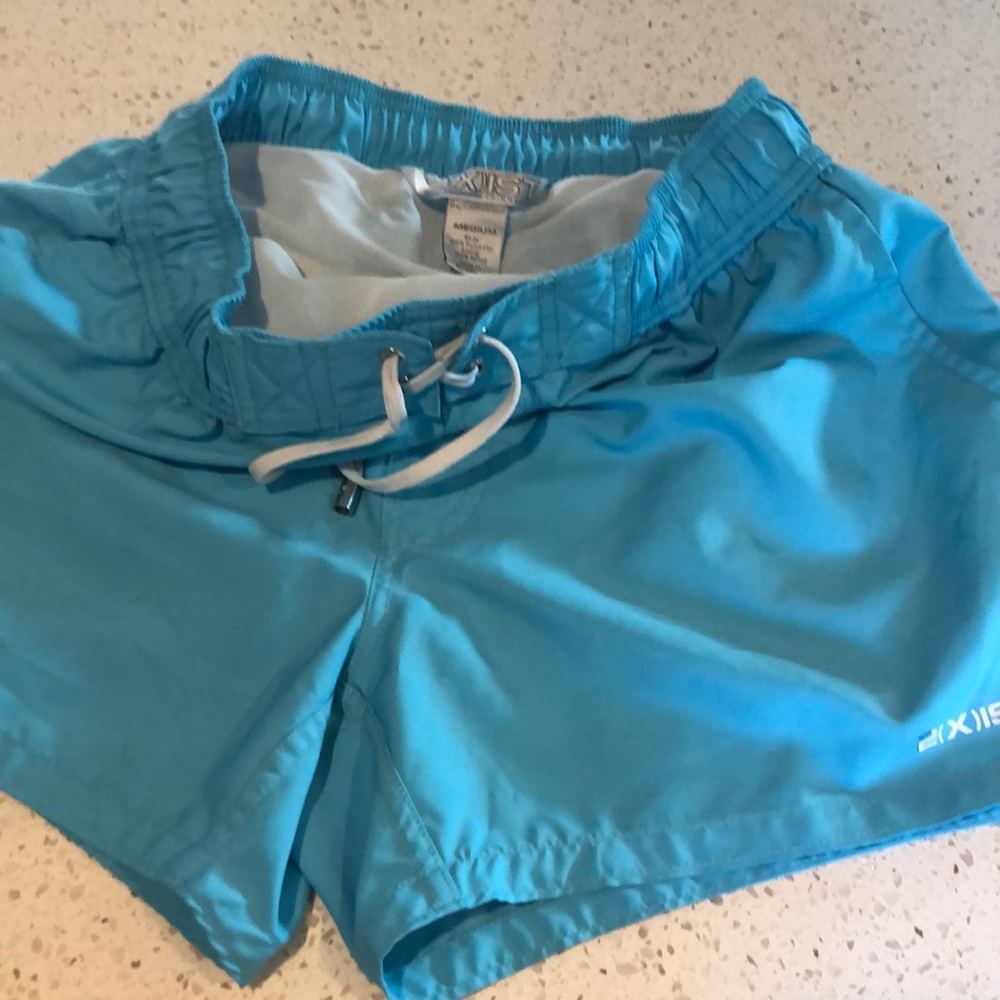 Swimsuit - Picture 2 of 6